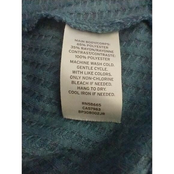 Sun & Shadow Top Women's Size M Blue Long sleeve Popover Knit chiffon hem - Picture 8 of 10